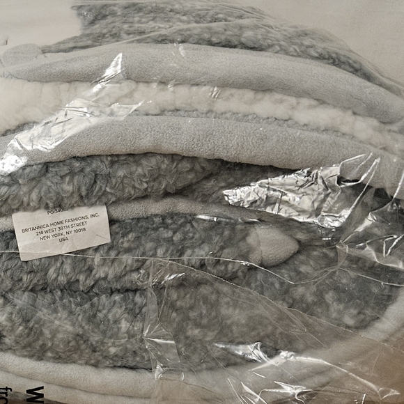 Koolaburra by UGG Wiona Blanket HOST PICK! - Picture 5 of 6